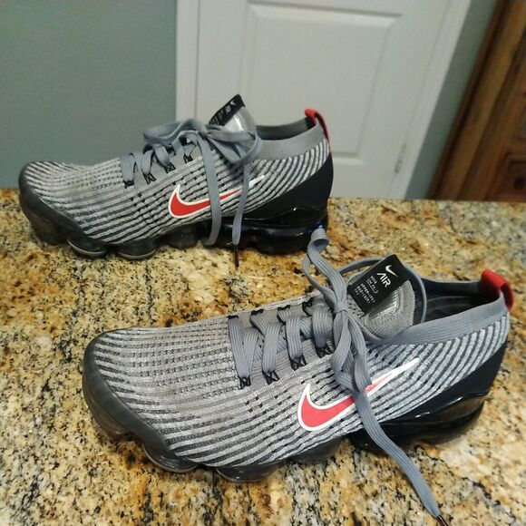Nike Mens Air Vapormax Flyknit 3 Running Shoes Red AJ6900-012 Lace Up 8.5 - Picture 1 of 12